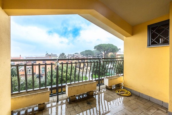 appartamento in vendita a Roma in zona Casal Morena