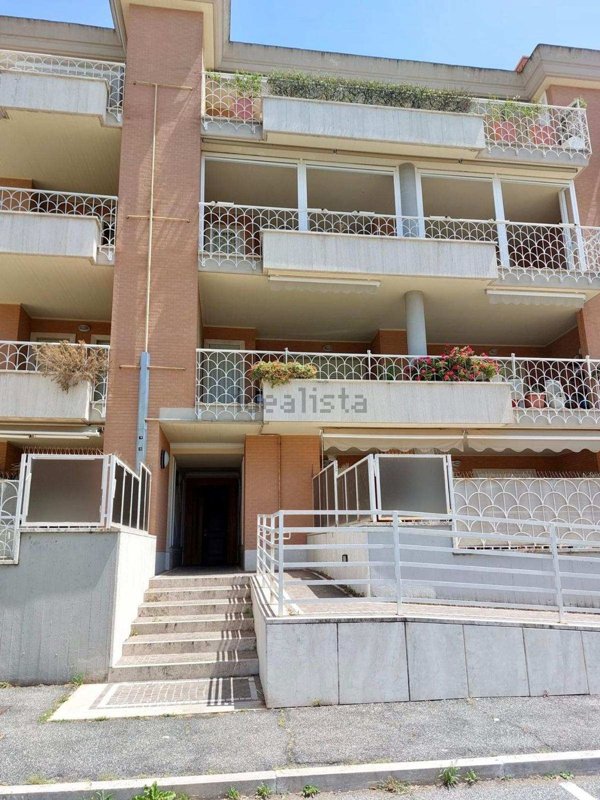 appartamento in vendita a Roma in zona EUR