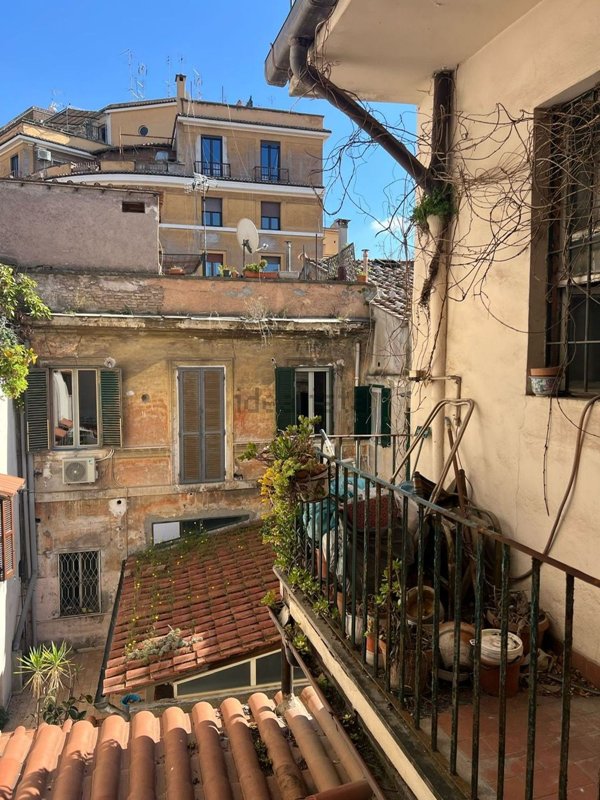 appartamento in vendita a Roma in zona Trastevere