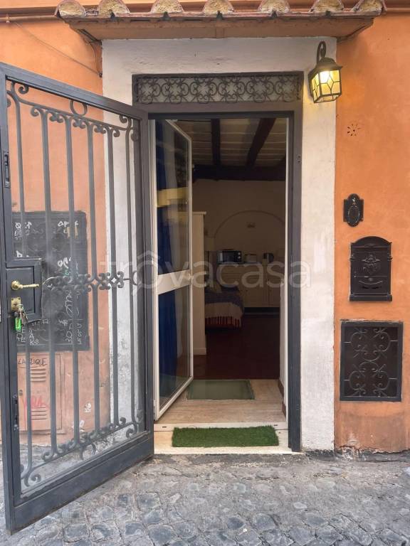 appartamento in vendita a Roma in zona Trastevere