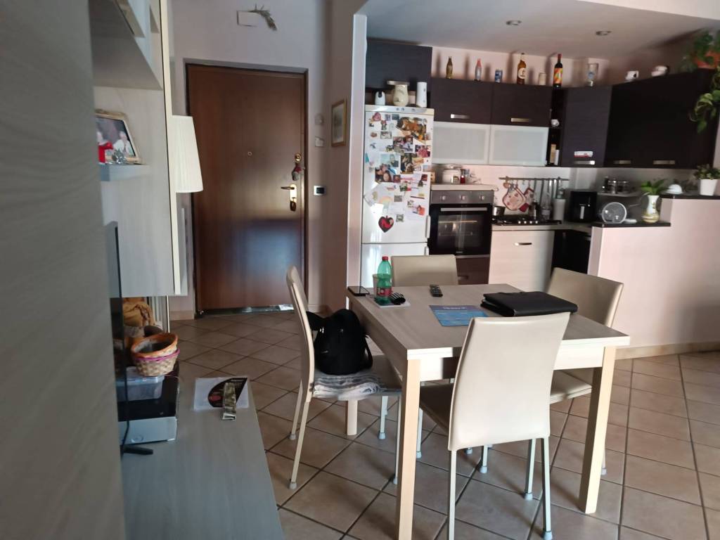 appartamento in vendita a Roma in zona Torre Angela