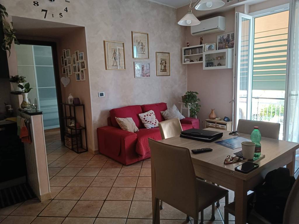 appartamento in vendita a Roma in zona Torre Angela