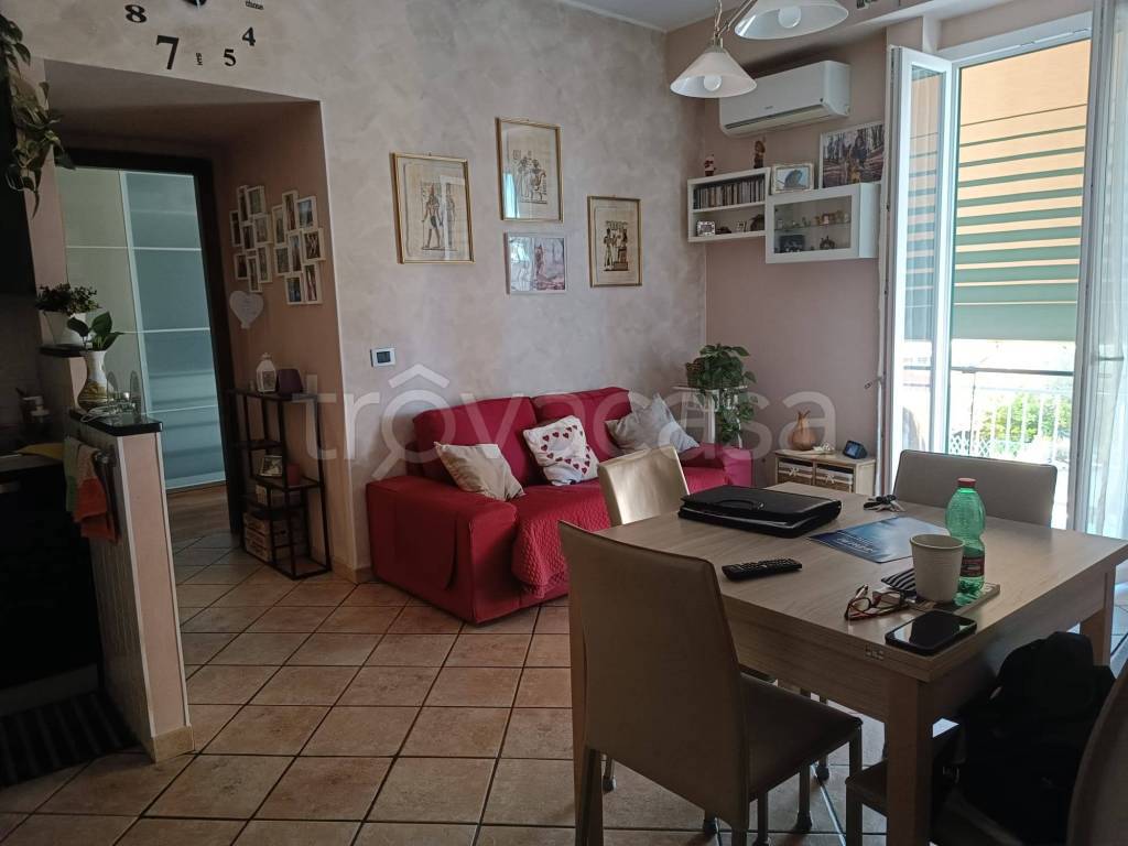 appartamento in vendita a Roma in zona Torre Angela