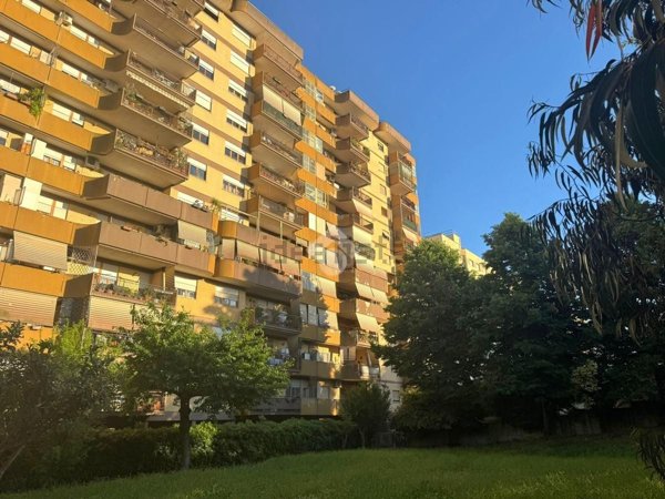 appartamento in vendita a Roma in zona Tor de' Cenci