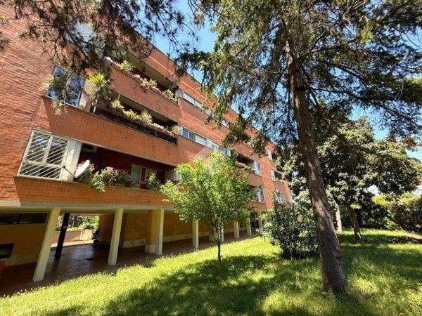 appartamento in vendita a Roma in zona Spinaceto