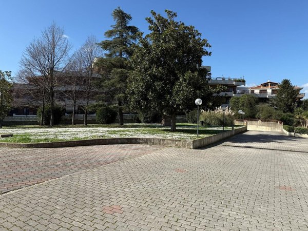 appartamento in vendita a Roma in zona Casal Morena