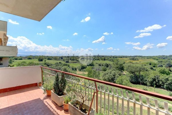 appartamento in vendita a Roma in zona Appio Latino