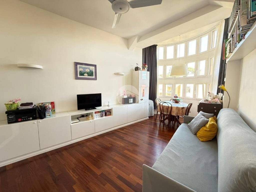 appartamento in vendita a Roma in zona Ostiense