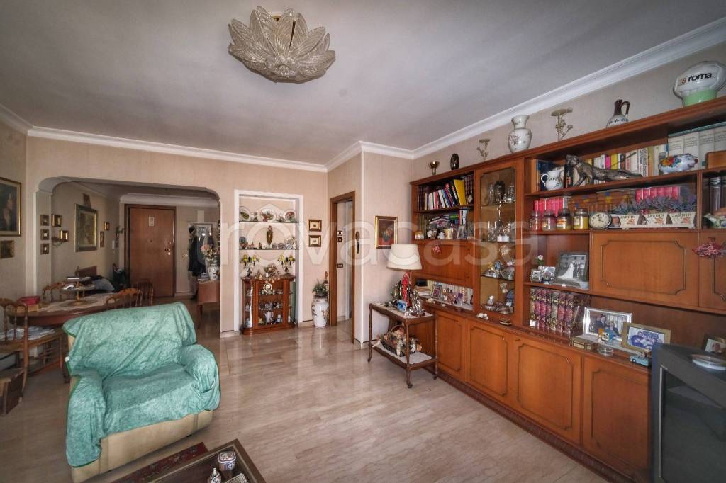 appartamento in vendita a Roma in zona Appio Latino