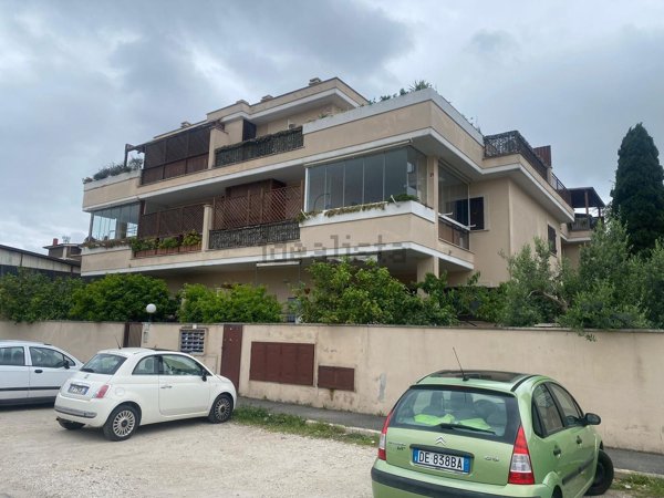 appartamento in vendita a Roma in zona Acilia