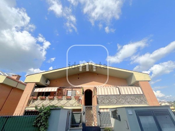 appartamento in vendita a Roma in zona Lunghezza