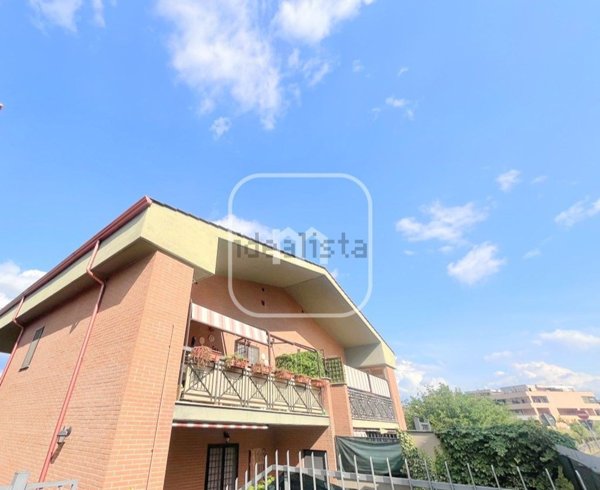appartamento in vendita a Roma in zona Lunghezza