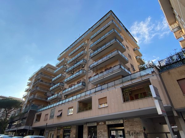 appartamento in vendita a Roma in zona Appio Claudio