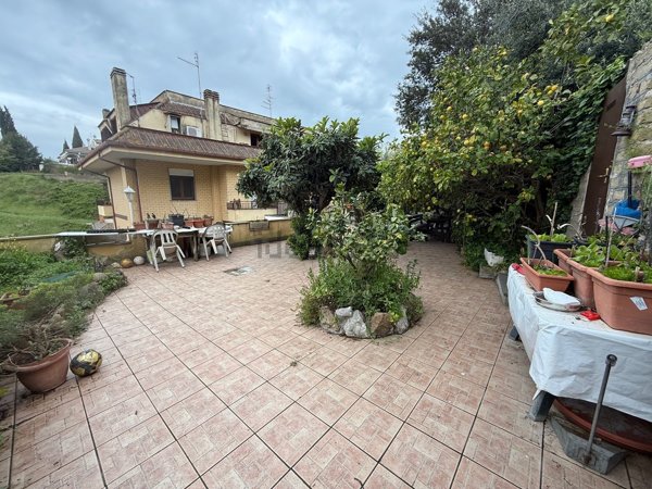 appartamento in vendita a Roma in zona Selva Candida