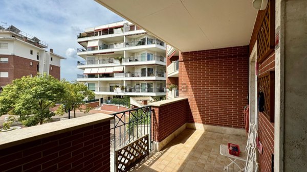 appartamento in vendita a Roma in zona Selva Candida