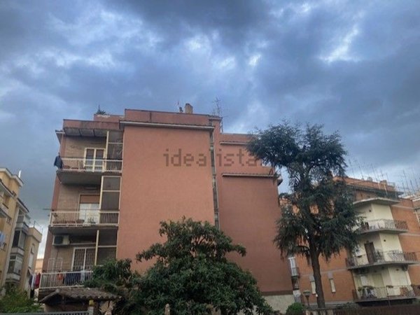 appartamento in vendita a Roma in zona Torre Maura