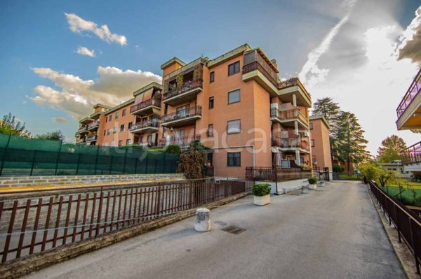 appartamento in vendita a Roma in zona Casal Morena