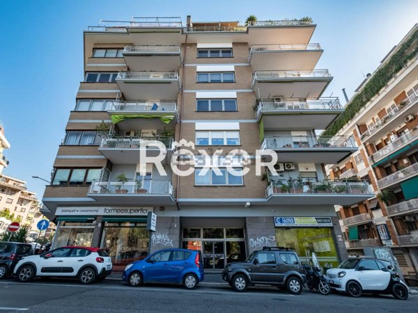 appartamento in vendita a Roma in zona Ardeatino