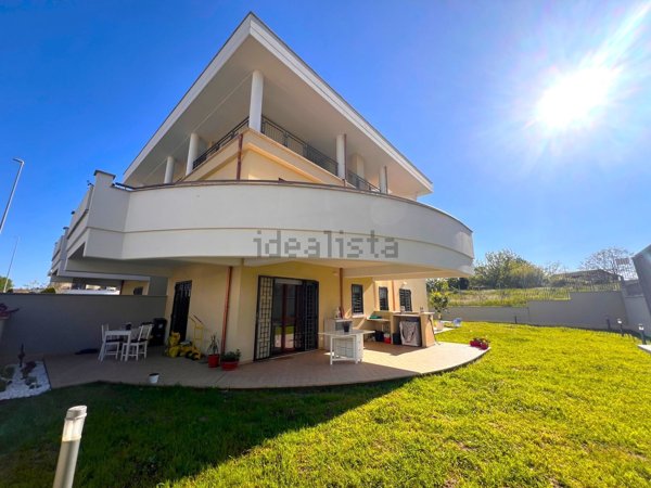 appartamento in vendita a Roma in zona Acilia