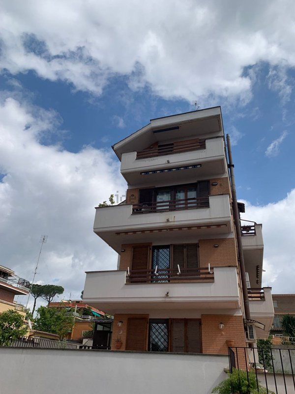 appartamento in vendita a Roma in zona Montespaccato