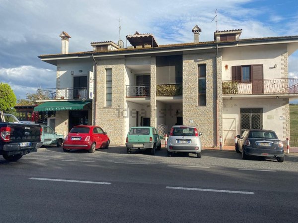appartamento in vendita a Roma in zona Osteria Nuova