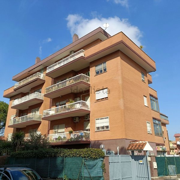 appartamento in vendita a Roma in zona Casal Morena