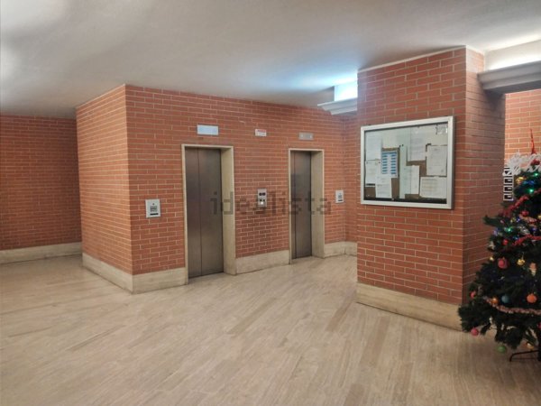 appartamento in vendita a Roma in zona Ostiense