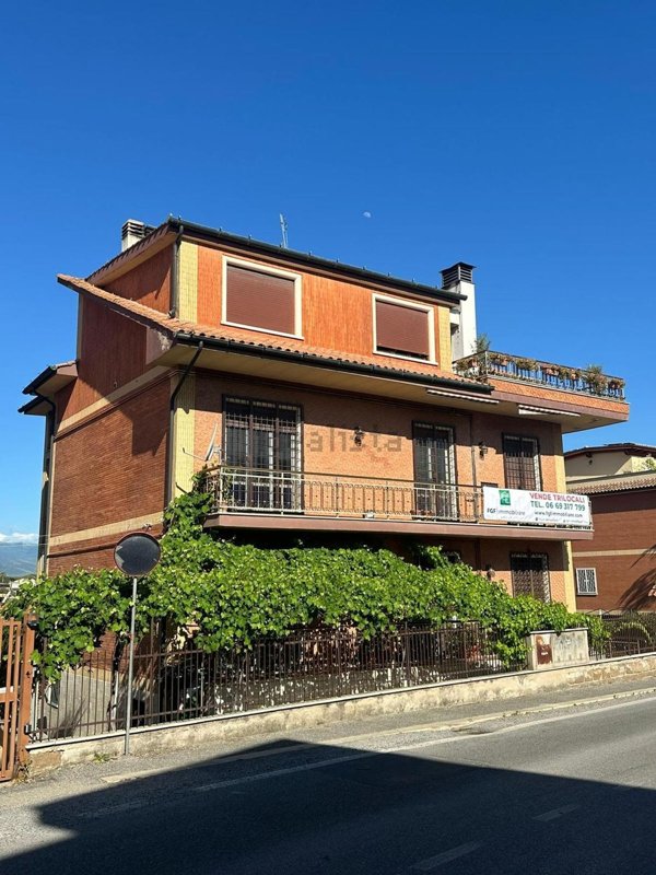 appartamento in vendita a Roma in zona Castelverde