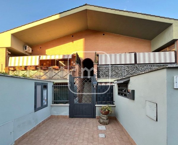 appartamento in vendita a Roma in zona Lunghezza