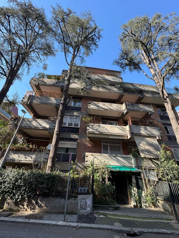 appartamento in vendita a Roma in zona Tor di Quinto