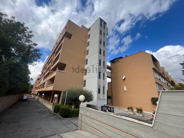 appartamento in vendita a Roma in zona Ardeatino