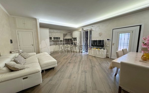 appartamento in vendita a Roma in zona Appio Claudio