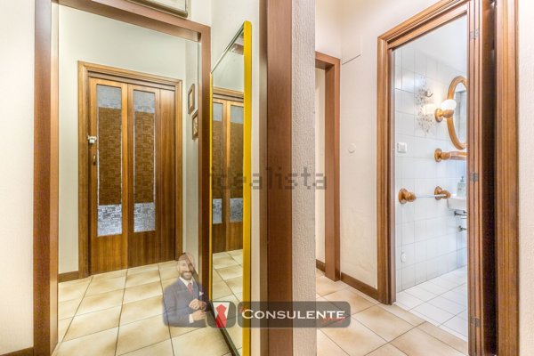 appartamento in vendita a Roma in zona Torre Angela