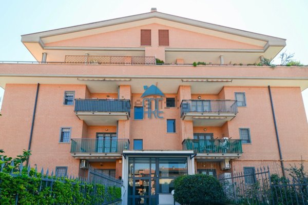 appartamento in vendita a Roma in zona Tor Bella Monaca
