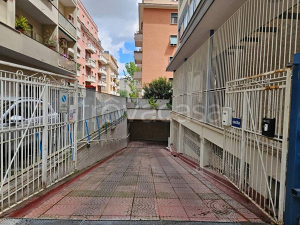 negozio in vendita a Roma in zona Appio Latino