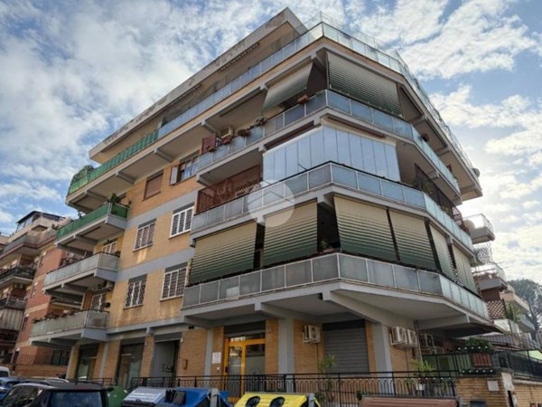 appartamento in vendita a Roma in zona Corviale