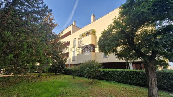 appartamento in vendita a Roma in zona Torre Gaia