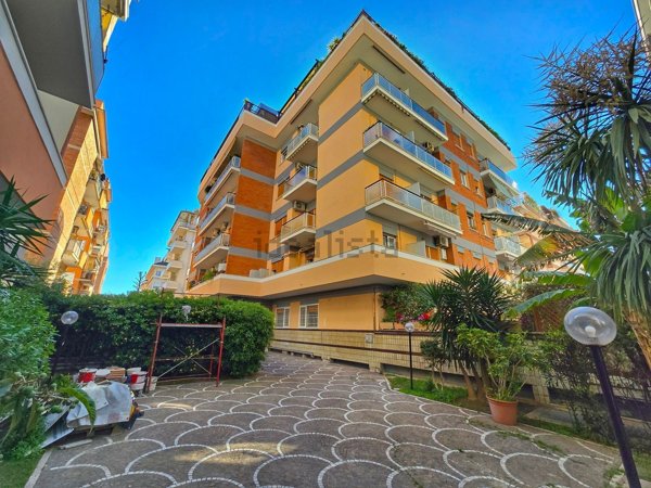 appartamento in vendita a Roma in zona Ostia