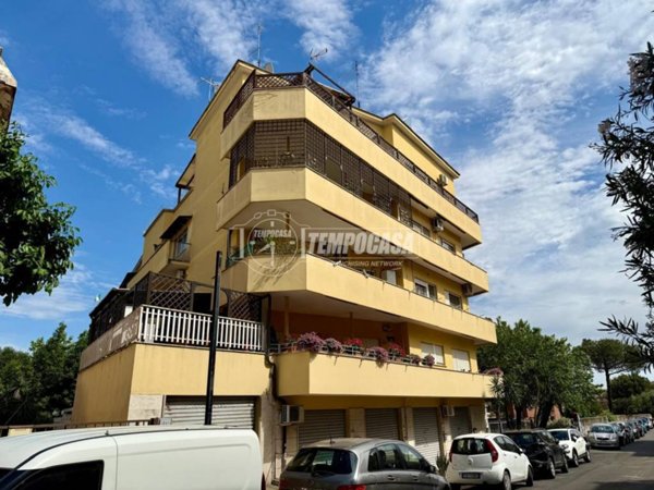 appartamento in vendita a Roma in zona Primavalle