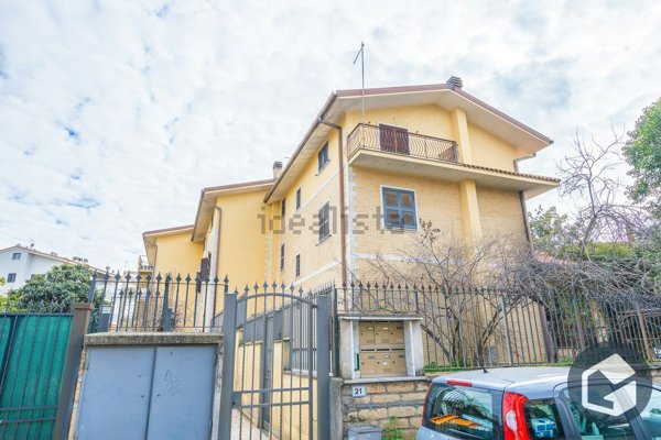 appartamento in vendita a Roma in zona Casal Morena
