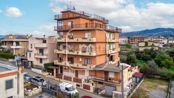 appartamento in vendita a Roma in zona Finocchio