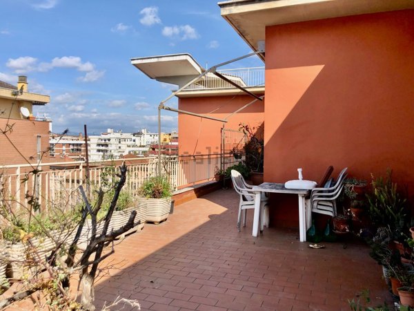 appartamento in vendita a Roma in zona Portuense