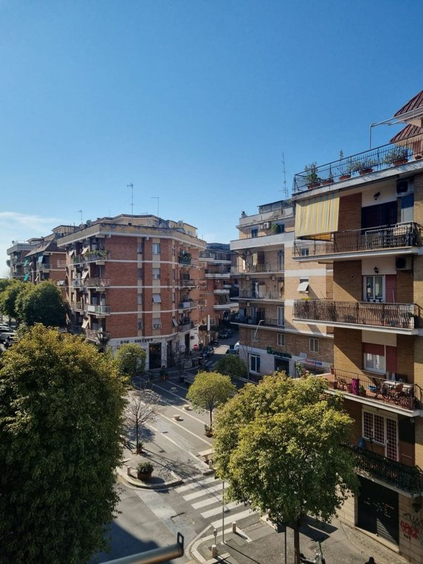 appartamento in vendita a Roma in zona Gianicolense