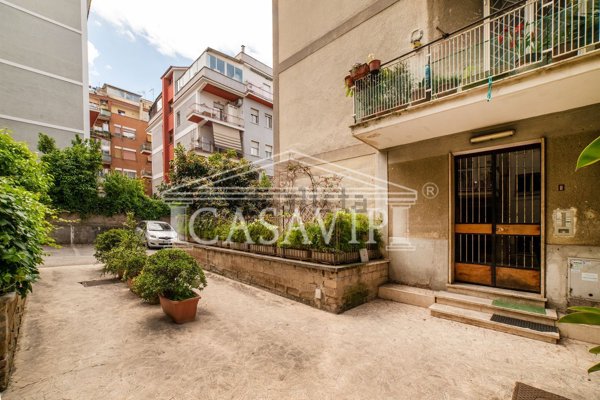 appartamento in vendita a Roma in zona Portuense