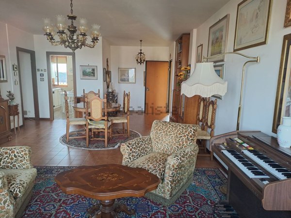 appartamento in vendita a Roma in zona Tor de' Cenci