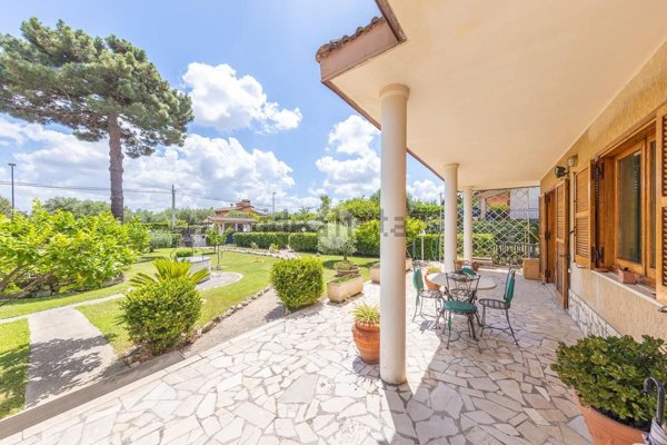 appartamento in vendita a Roma in zona Casal Monastero