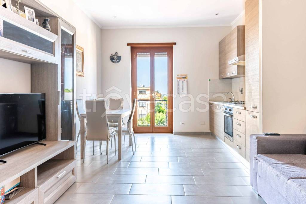 appartamento in vendita a Roma in zona Acilia