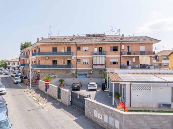 appartamento in vendita a Roma in zona Acilia