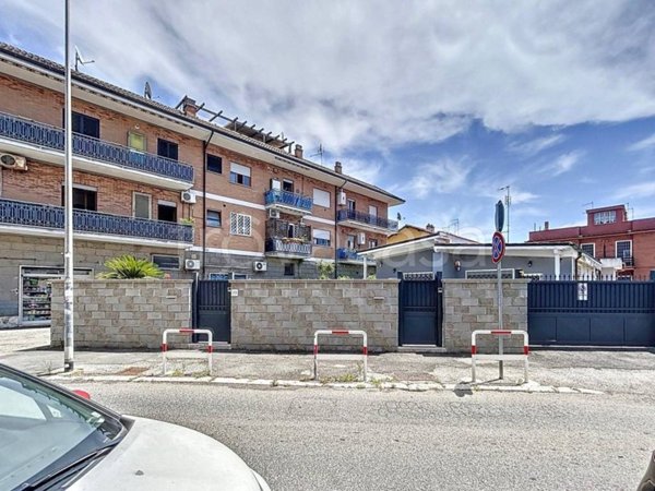 appartamento in vendita a Roma in zona Acilia