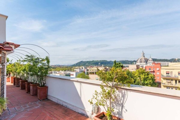 appartamento in vendita a Roma in zona Della Vittoria